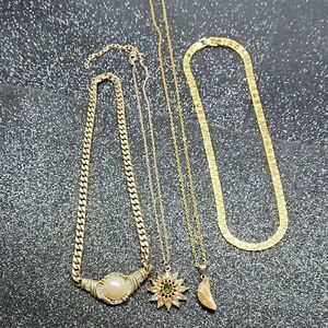 Chic Gold-tone Necklace Set with Pearl and Sunflower Pendants